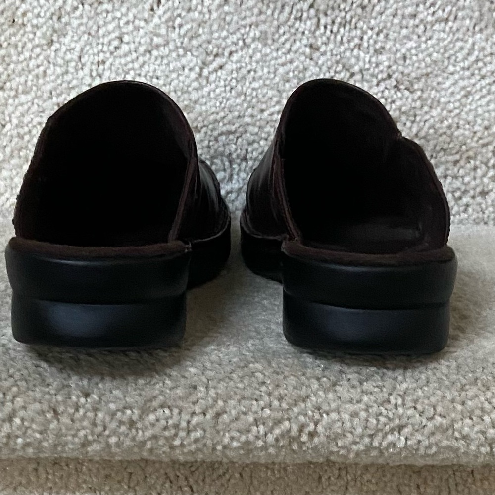 CLARKS WOMENS SLIP ON CLOGS/COMFORT MULES/LEATHER/BROWN /SIZE 8 - Picture 3 of 5